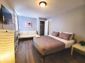 3 Bedroom Pet Friendly Unit with Small Kitchenette